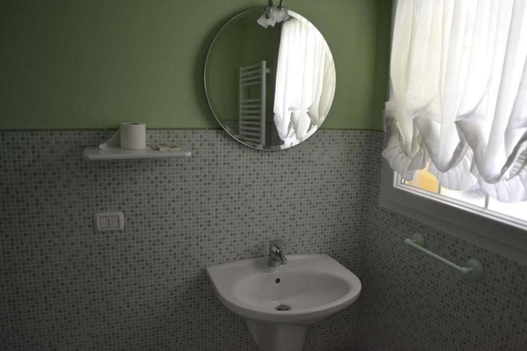 La Tenuta Del Giglio Villa Tavullia Habitación foto